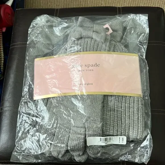 KATE SPADE 2-Piece Bow Beanie & Gloves Set gray